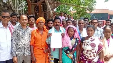 कोंडागांव: नगर में बनने वाले बाईपास के मुद्दे पर उचित मुआवजे की मांग को लेकर प्रभावित ग्रामीण किसान पहुंचे जिला कार्यालय
