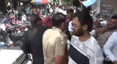 मुरादाबाद: कचहरी परिसर में दो पक्षों के बीच हुई मारपीट, वीडियो सोशल मीडिया पर हुआ वायरल