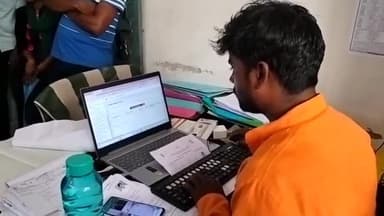 सिलाव: प्राथमिक स्वास्थ्य केंद्र सिलाव में जांच के बाद 20 बच्चों को निर्गत किया गया दिव्यांग प्रमाण पत्र