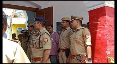 कन्नौज: आईजी कानपुर प्रशांत कुमार ने बूथों का किया निरीक्षण व देखी सुरक्षा व्यवस्था