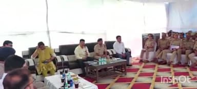 बहराइच: दरगाह कैंप कार्यालय में मेले को लेकर सुरक्षा व्यवस्था के मद्देनजर डीएम व एसपी ने की ब्रीफिंग