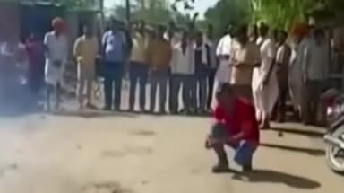 नैनवां: जजावर अस्पताल में भवन निर्माण राशि स्वीकृति को लेकर ग्रामीणों ने जताया राज्य मंत्री का आभार, की आतिशबाजी