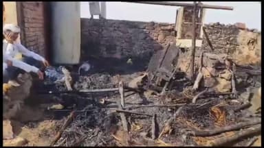 कामां: मंत्री जाहिदा खान ने दौलाबास में अग्नि पीड़ित परिवार को 50 हजार रुपए की आर्थिक सहायता दी