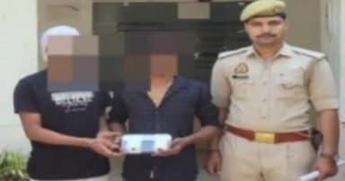 गाज़ियाबाद: थाना लिंक रोड पुलिस ने चोरी के दो मोबाइल फोन सहित दो अभियुक्तों को कड़कड़ रामलीला पार्क के पास से किया गिरफ्तार