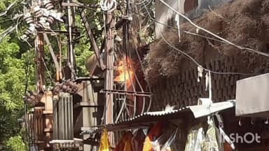 गुना नगर: अनुराधा गली में रखे ट्रांसफार्मर में शॉर्ट सर्किट की वजह से लगी आग