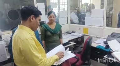 देहरादून: अपर जिलाधिकारी वित्त एवं राजस्व रामजीशरण शर्मा ने रजिस्ट्री ऑफिस का किया औचक निरीक्षण