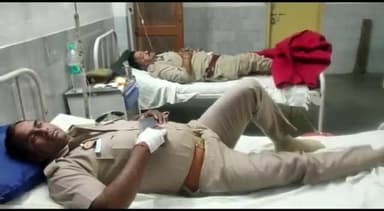 शिकोहाबाद: तहसील शिकोहाबाद में मतगणना चुनाव ड्यूटी के दौरान दो होमगार्ड की हालत बिगड़ी, हॉस्पिटल में कराया गया भर्ती