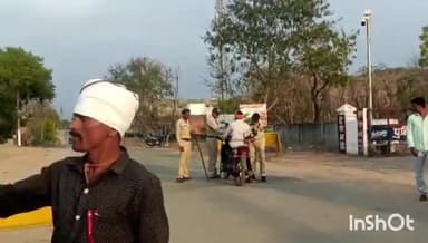 घुवारा: भगवां थाना पुलिस ने थाने के सामने चलाया वाहन चेकिंग अभियान, 9 वाहन चालकों के काटे चालान