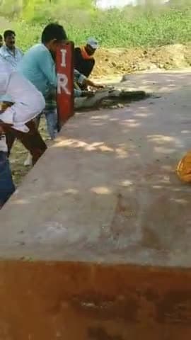 लाडपुरा: कोटा मै सुंदर नगर कॉलोनी के 3 न. गली में 
धर्म के लिए बनाए गए हिन्दू महिलाओं के पूजा के स्थान को तोड़ा #हिंदु बहिष्कार