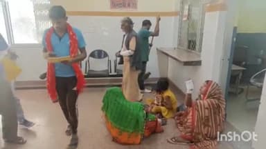 अतर्रा: अतर्रा कस्बे के तिराहे पर ई-रिक्शा व टेम्पो की भिड़ंत में तीन लोग गंभीर रूप से हुए घायल