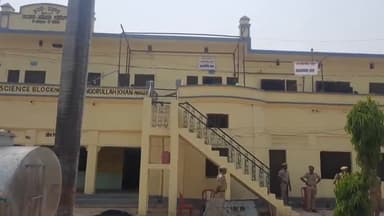 उतरौला: केजी इंटर कॉलेज में शांतिपूर्वक तरीके से हो रही है नगर निकाय चुनाव की मतगणना