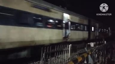 रहुई: सोहसराय हाल्ट पर राहगीर और ग्रामीण ओवरब्रिज की कर रहे हैं मांग, ट्रेन आने पर जाम लगने से होती है परेशानी