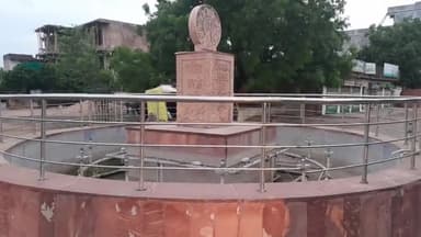 चंदेरी: चंदेरी के चौक चौराहों पर लगे फव्वारे काफी दिनों से है बंद जवाबदार अधिकारी नहीं दे रहे इस ओर कोई ध्यान