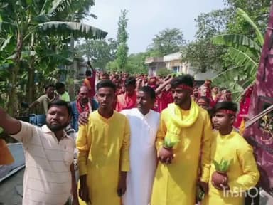 बिदुपुर: चकठकुर्शी कुसियारी पंचायत की वार्ड संख्या-1 में दो दिवसीय यज्ञ को लेकर निकाली गई कलश शोभायात्रा