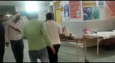 शिकोहाबाद: नेशनल हाईवे स्थित गांव घुन पई के पास अज्ञात वाहन की टक्कर से बाइक सवार हुआ घायल, हॉस्पिटल में भर्ती