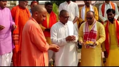 गोरखपुर: मुख्यमंत्री योगी आदित्यनाथ ने गोरखनाथ मंदिर की यज्ञशाला में की कलश स्थापना व पंचांग पूजा