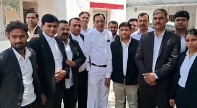 बुलंदशहर: खंदोई गांव से अधिवक्ता ने एसएसपी कार्यालय पहुंचकर दबंगों पर जबरन पेड़ काटने के लिए दबाव बनाने का लगाया आरोप