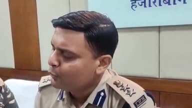 हज़ारीबाग: ग्वालटोली मोहल्ला में चेन स्नेचर गिरोह के मुख्य सरगना समेत दो आरोपी गिरफ्तार, भेजा गया जेल