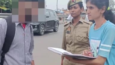 रामनगर: सूरतगंज में महिला सुरक्षा दल ने महिलाओ व बलिकाओ की सुरक्षा हेतु चलाया अभियान,संदिग्धो से की पूछताछ