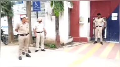 बरवाला: गांव हंगोली-गोलपुरा रोड से पुलिस ने एक टिप्पर को किया इंपाउंड, पुलिस थाना में किया खड़ा