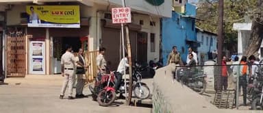 मुंगावली: मुंगावली पुलिस ने चलाया वाहन चेकिंग अभियान,नियमों का पालन न करने वाले पांच वाहन चालकों पर की चालानी कार्रवाई