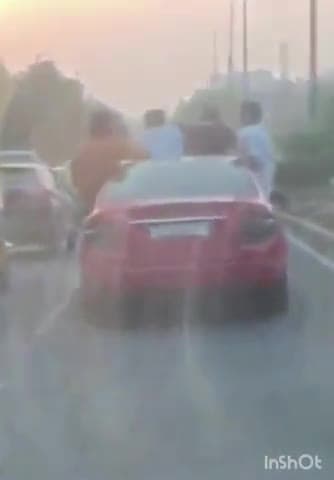 गाज़ियाबाद: जीत के बाद जमकर निकाला गया जुलूस, पासौंडा के AIMIM के समर्थकों ने निकाला था जुलूस, शिकायत पर टीला मोड़ थाने शिकायत दर्ज