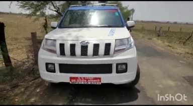 हटा: हटा वन परिक्षेत्र अधिकारी अमले सहित देवलाई गांव पहुंचे, भालू को नुकसान नहीं पहुंचाने की ग्रामीणों को दी समझाइश