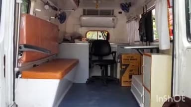 आगरा: एमजी रोड स्थित डीएम आवास पर डीएम नवनीत चहल ने एम्बुलेंस ओपीडी का किया उद्घाटन,मौजूद रहे सीएमओ अरुण प्रकाश श्रीवास्तव।