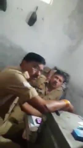 कानपुर: थाना चकेरी पुलिस ने गाड़ी छोड़ने के नाम पर महिला से मांगे रुपए, 
महिला ने उच्च अधिकारियों से लगाई न्याय की गुहार