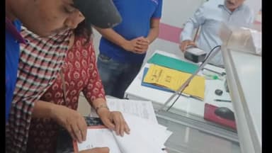 मुरादाबाद: खाद्य सुरक्षा विभाग की टीम ने कांठ रोड स्थित 2 दुकानों में मारा छापा, लिए सैंपल