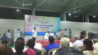 @कोटा ओटो युनियन के संभागीय अध्यक्ष अनिस राइन मुख्यमंत्री महोदय के समक्ष ओटो चालक की समस्याओं को रखतें हुए।