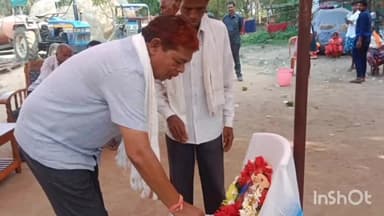 शोकाकुल परिवार को सांत्वना देने ग्राम पल्लीभाटा पहुंचे विधायक चंदन कश्यप