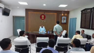 कहरा: समाहरणालय स्थित कार्यालय वेश्म में जिला पर्यावरण समिति के साथ DM ने किया समीक्षा बैठक, दिये निर्देश