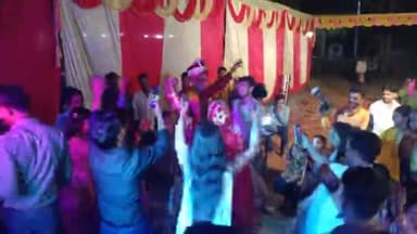 ग्राम गनौरा मलेहरा में गोडवा डोंगा से आई बारात में दूल्हे और दुल्हन ने चंद्रशेखर आजाद और भीम आर्मी के गानों पर मचाया धमाल। अमित कुमार चौधरी रहे मौजूद।
@bhimarmychief