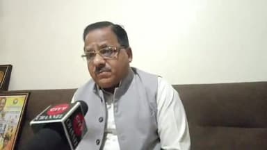 गोरखपुर: पंडित हरिशंकर तिवारी के निधन पर दाउदपुर स्थित अपने आवास पर राज्यसभा सांसद राधा मोहन दास अग्रवाल ने जताया दुख