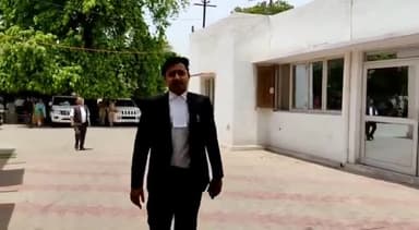 बुलंदशहर: एसएसपी कार्यालय पहुंचकर अधिवक्ता ने मारपीट के मामले में एसपी सिटी से लगाई कार्रवाई की गुहार