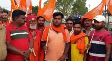 चितरपुर: किसान मोहल्ला में हनुमान मंदिर प्राण प्रतिष्ठा सह 3 दिवसीय महायज्ञ को लेकर लोगों ने किया नगर भ्रमण