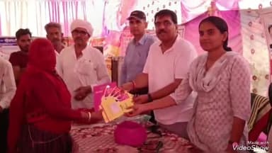 जालौर: जालौर जिले में महंगाई राहत कैंप का हो रहा आयोजन, अधिकारी लोगों को गारंटी कार्ड कर रहे वितरित