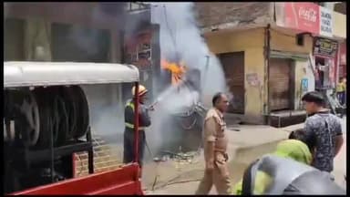 मुरादाबाद: जयंतीपुर नेता कॉलोनी स्थित ट्रांसफॉर्मर में लगी आग, कड़ी मशक्कत के बाद दमकल विभाग ने आग पर काबू पाया