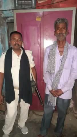 बेनीपुर वार्ड नंबर 23 शराब के नशे में आरोपी उपेंद्र सहनी पिता गुदरी साहनी को गिरफ्तार किया गया