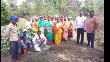 बलियापुर: श्मशान घाट के पास मनरेगा योजना के तहत चेक डैम के गाद की साफ-सफाई का कार्य हुआ शुरू, मुखिया ने किया शुभारंभ