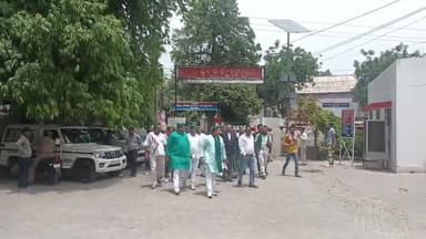 बुलंदशहर: एसएसपी कार्यालय पहुंचकर भाकियू किसान शक्ति के कार्यकर्ताओं ने अपनी मांगों को लेकर सौंपा ज्ञापन