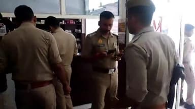 शाहजहांपुर: A1 जनरल हॉस्पिटल की संदिग्ध अवस्था में मौत के मामले में उच्च अधिकारियों ने लिया जायजा, 2 संदिग्धों को हिरासत में लिया