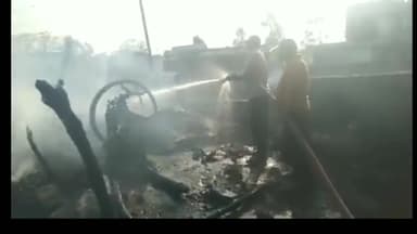 उतरौला: जाफराबाद में दबंगों ने जमीनी मामले में रास्ते के विवाद को लेकर पीड़ित के घर में लगाई आग, पीड़ित ने थाने में शिकायत