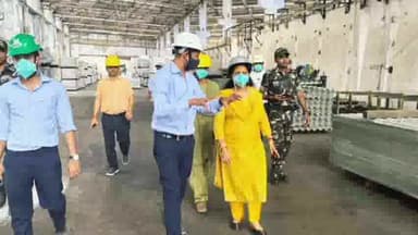 चितरपुर: रामगढ़ विधायक सुनीता चौधरी ने पर्यावरण एवं प्रदूषण नियंत्रण समिति की ओर से जसीडीह में HIL कंपनी का किया निरीक्षण
