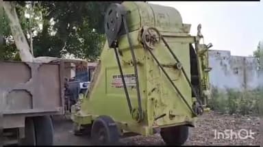 महसी: मुनीमपुर कला से मिट्टी खनन कारोबार में संलिप्त दो मडलोलर मशीन सहित अन्य ट्रैक्टर ट्राली को राजस्व व पुलिस टीम ने पकड़ा।