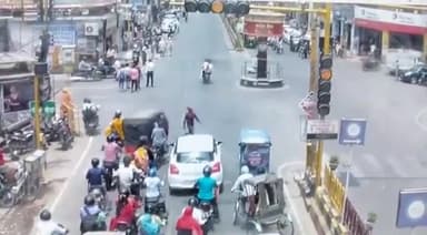 गोरखपुर: नगर आयुक्त ने व्यापारियों के साथ बैठक कर गोलघर को नो पार्किंग जोन बनाने के लिए मांगा सहयोग