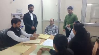 लीगल हेड काऊस्लिन की मॉनिटरिंग और गाइड लाइन देते माननीय सचिव महोदय जिला विधिक सेवा प्राधिकरण