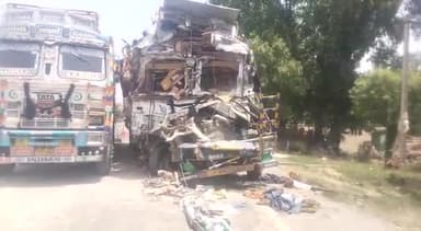 भोजीपुरा क्षेत्र के दभौरा खंजनपुर के सामने नैनीताल रोड हाईवे पर ट्रक पीछे से डंपर में घुसा ट्रक चालक की मौके पर ही मौत