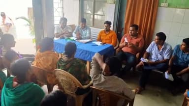 कुर्सेला: प्राथमिक स्वस्थ्य केंद्र कुर्सेला में पल्स पोलियो अभियान को लेकर स्वास्थ्य कर्मियों की हुई बैठक